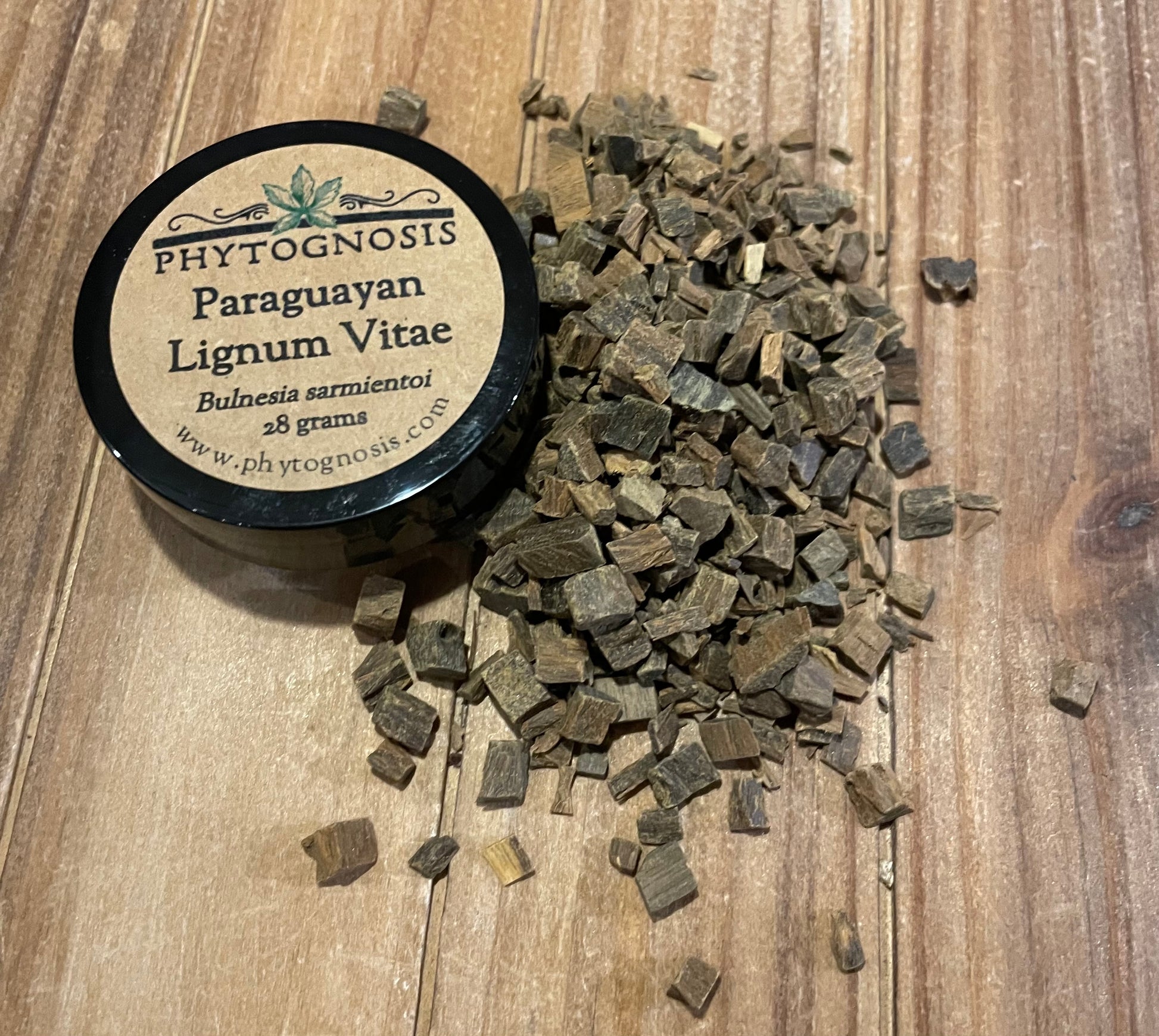 Dried Guaiac Wood chips Lignum Vitae Bulnesia sarmientoi 28g, natural aromatic ritual wood sold as curio only