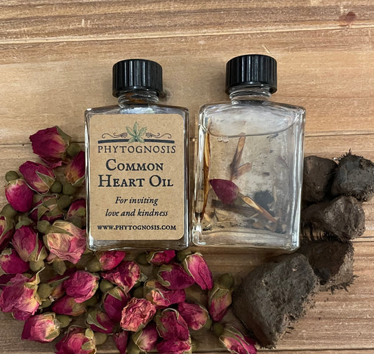 Common Heart Ritual Oil - Traditional Hoodoo Oil for Love