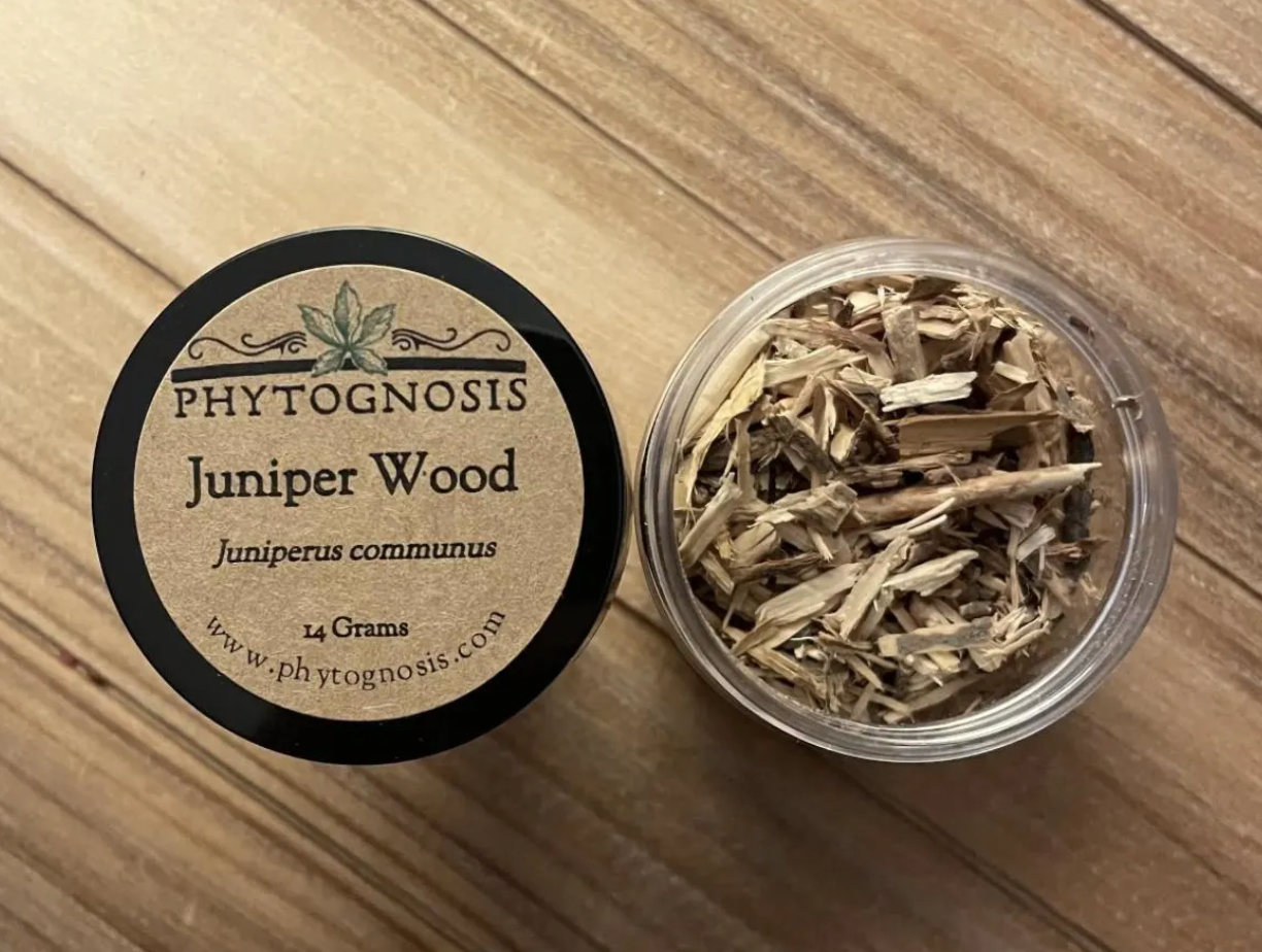 Juniper Wood Chips (Juniperus communus)