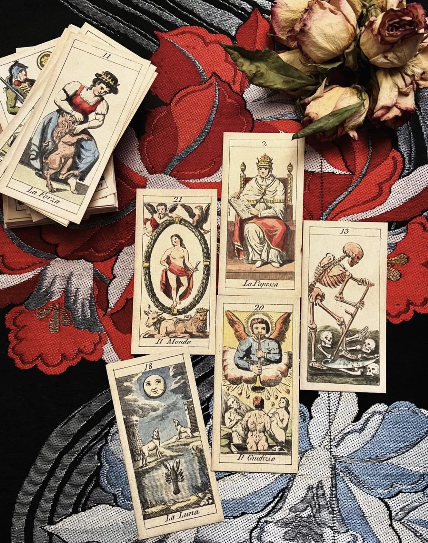 Napoleonic Tarot - Il Meneghello Edizioni handmade limited edition tarot cards